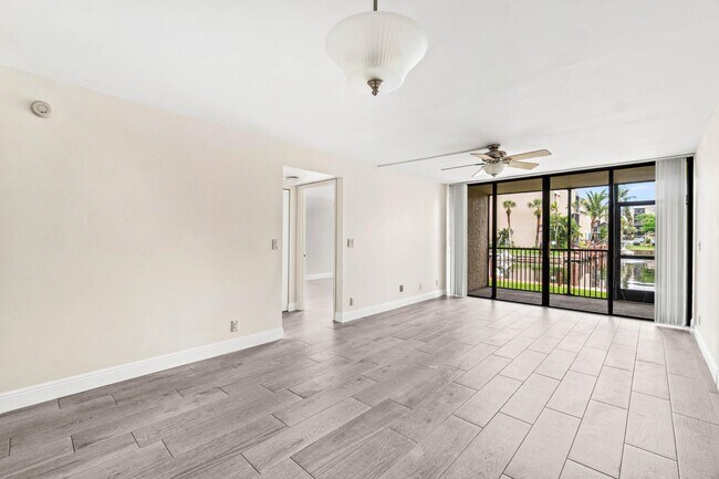 Building Photo - 17 Royal Palm Way