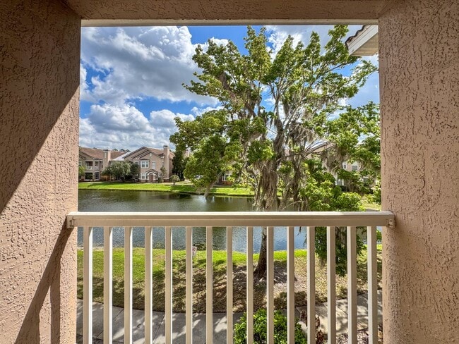 Building Photo - LOWEST PRICE!! 2/2 at The Villas Condominiums AVAILALBE NOW!