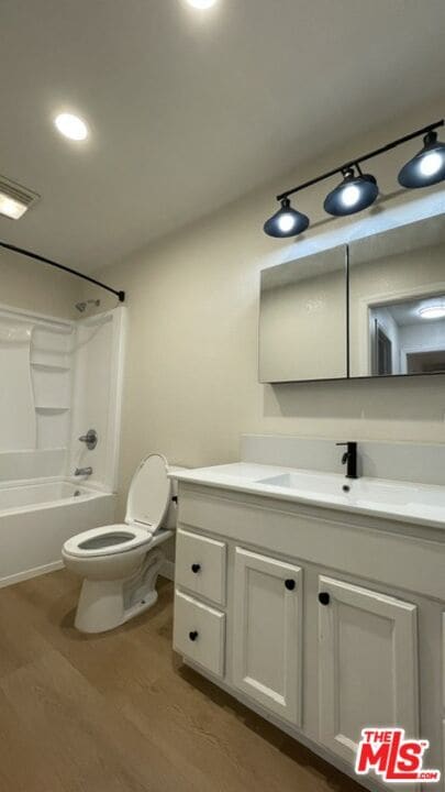 Building Photo - 4110 Ocean View Blvd