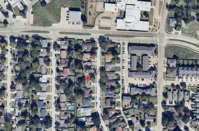 Building Photo - 808 Easter Dr