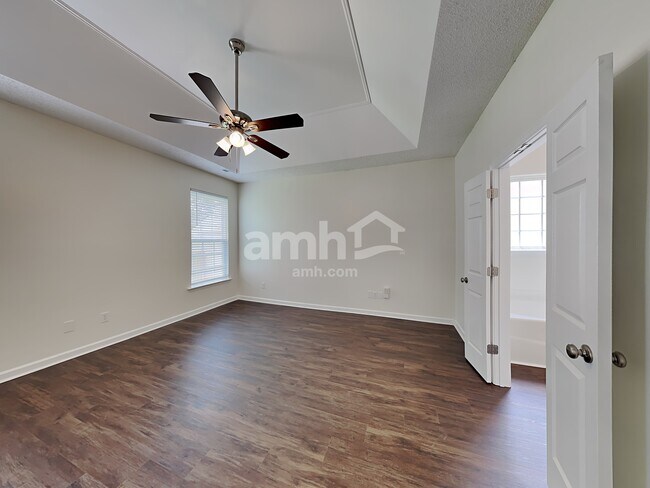 Building Photo - 8 Smokehouse Dr