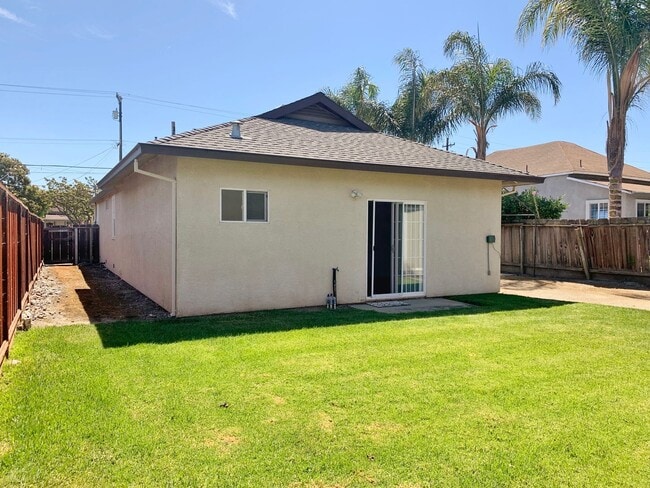 Building Photo - Charming 3 Bedroom Home in Hollister