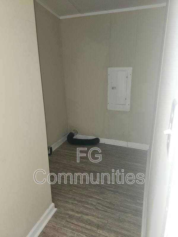 Building Photo - 1021 Crystal Blvd