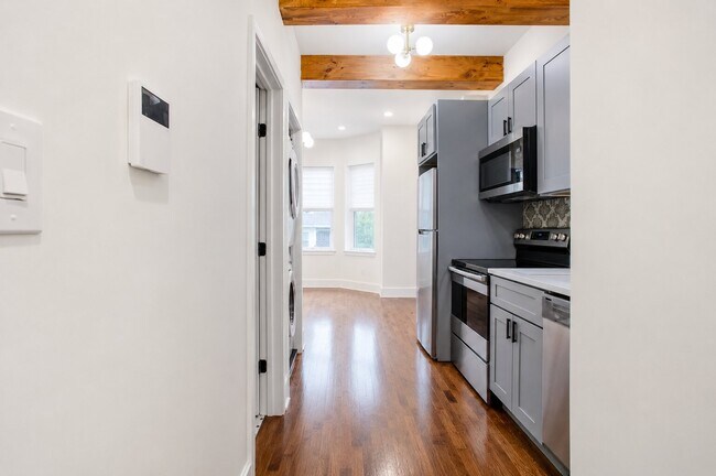 Building Photo - 4219 W Girard Ave
