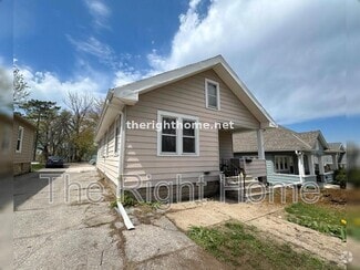Building Photo - 3330 N 59th St