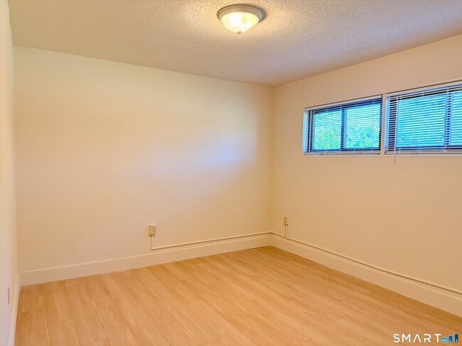 Building Photo - 44 Montoya Cir