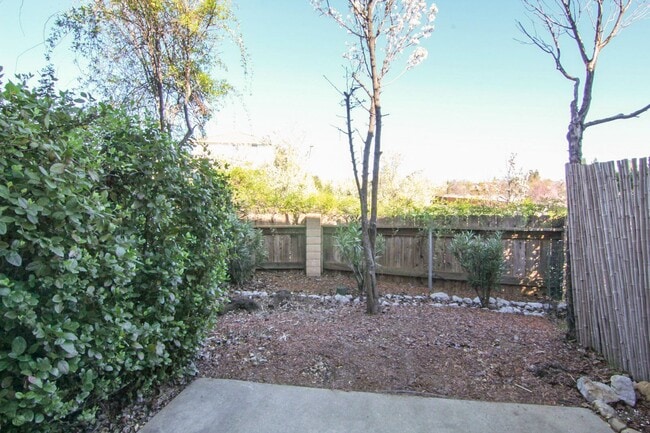 Building Photo - 1440 Serrano Pl