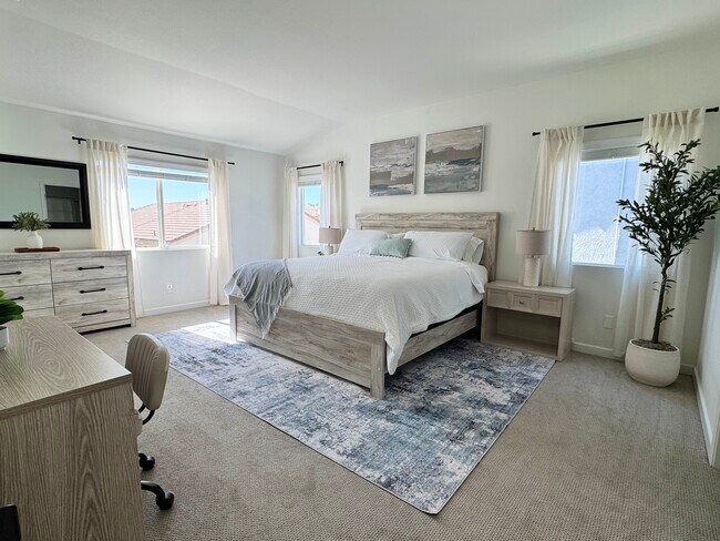 Building Photo - 297 Mildred St