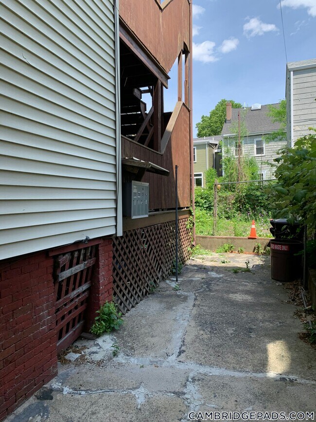 Building Photo - 56 7th St