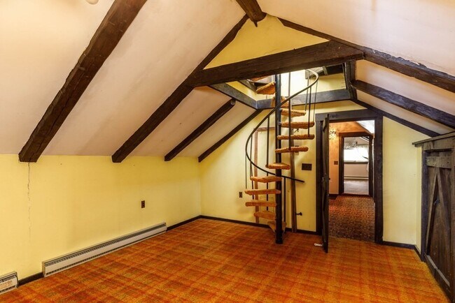 Building Photo - 385 E Broadway