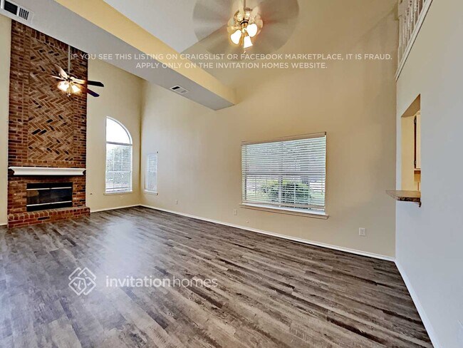 Building Photo - 8013 Yacht Club Dr