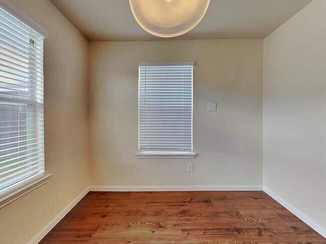 Building Photo - 18826 N Lyford Dr