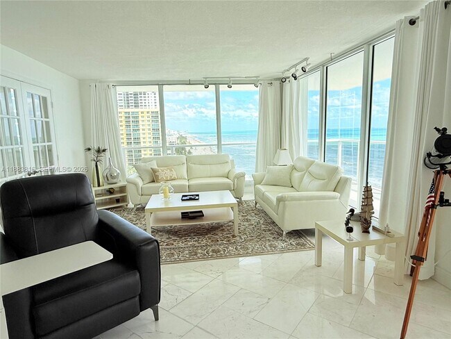 Building Photo - 2751 S Ocean Dr