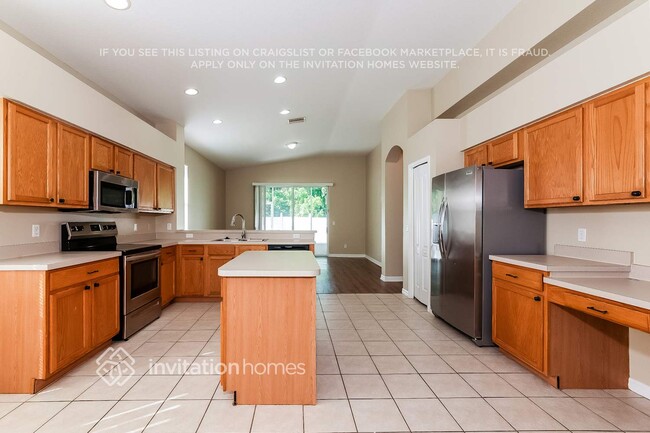 Building Photo - 6016 36th Ct E