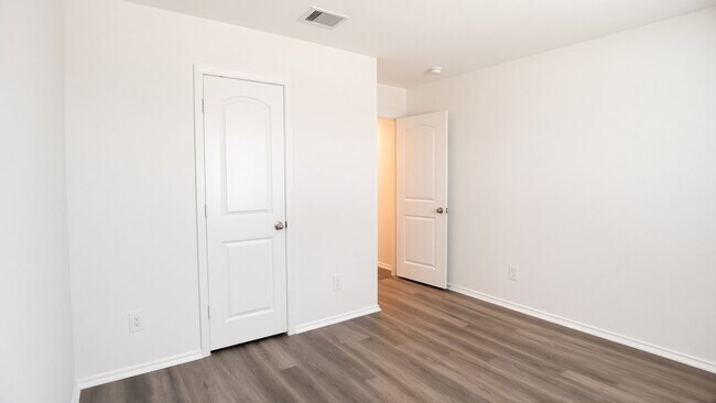 Building Photo - 21610 Violet Rdg Rd