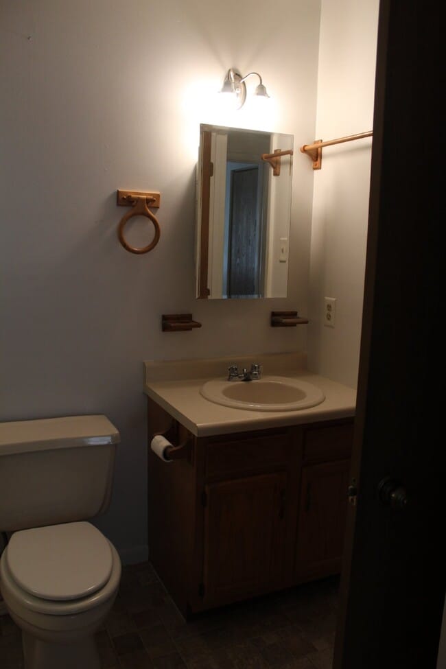 Building Photo - Adorable 2 Bedroom Townhome in Baldwin