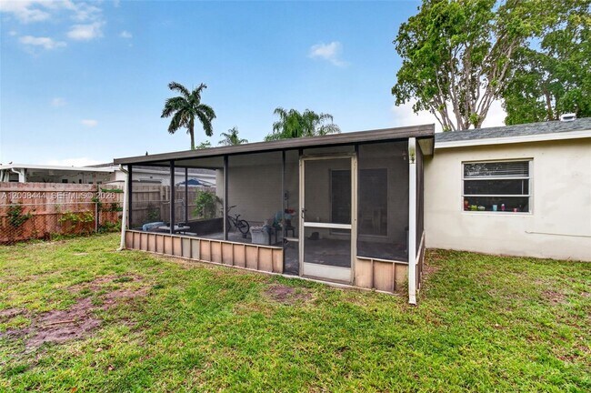 Building Photo - 10850 Eureka St