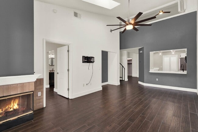 Building Photo - Charming 2-Bedroom + Bonus Room/Loft, 2-Bath Townhome Retreat in Conway!