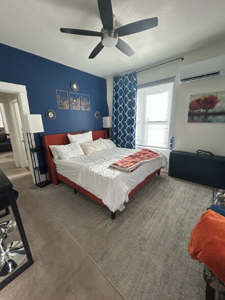 Building Photo - 859 S Grn St