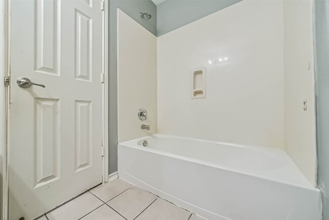 Building Photo - 8726 Old Maple Ln