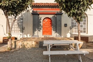 Building Photo - 2814 Ellendale Pl