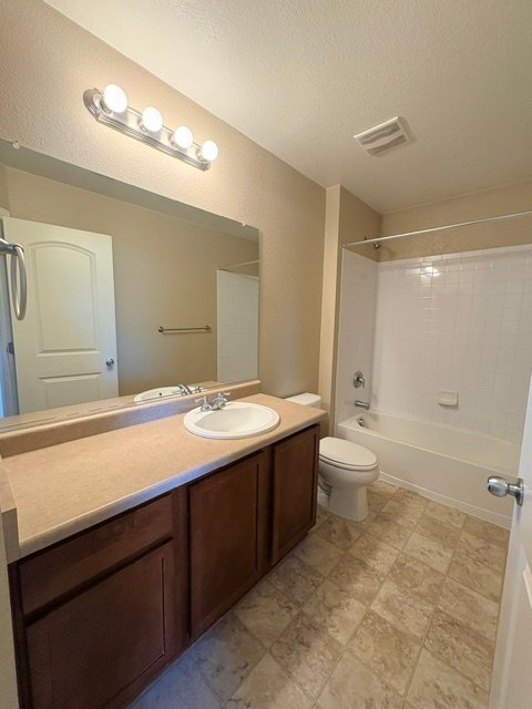 Building Photo - 1652 Chelmsford Ct