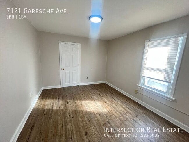 Building Photo - 7121 Garesche Ave