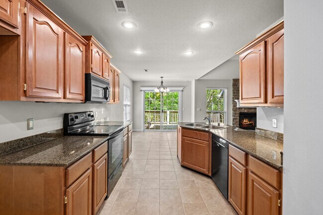 Building Photo - Charming 3-Bed, 2-Bath Home with 3-Car Garage & Fenced Yard