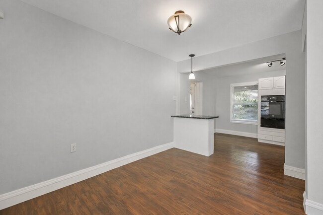 Building Photo - 3823 Florinda St