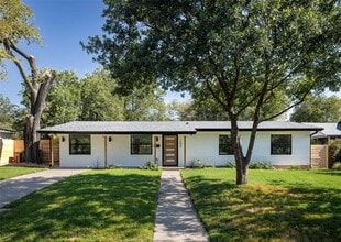 Building Photo - 1206 Cloverleaf Dr