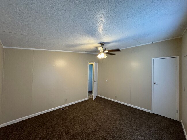 Building Photo - 161 Flournoy Lucas Rd