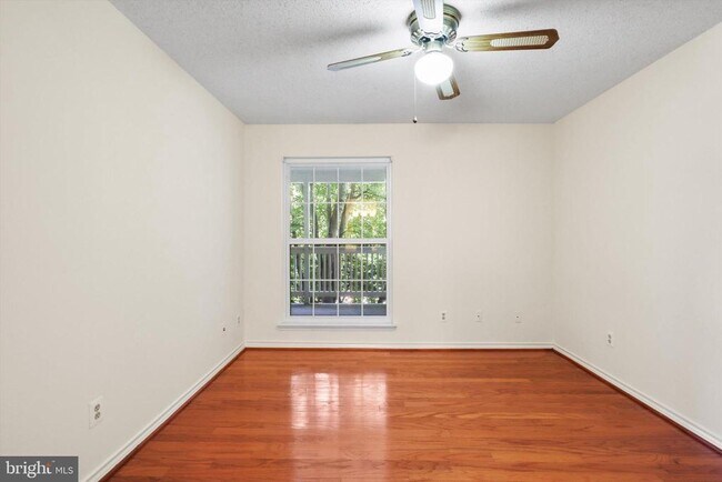 Building Photo - 1527 Lincoln Way