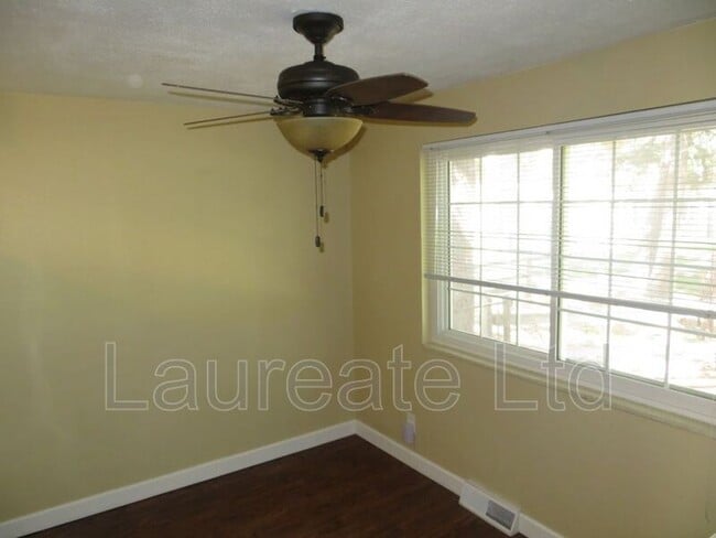 Building Photo - 13928 E Utah Cir