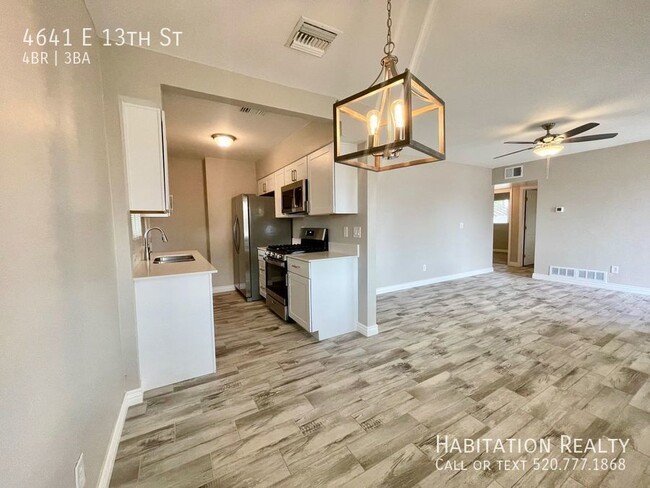 Building Photo - Beautifully Renovated 3/2 Home with 1/1 Gu...