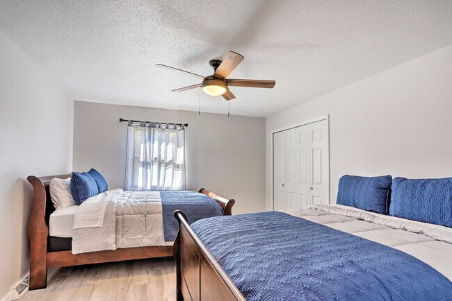 Building Photo - 6832 Woodmeadow Dr