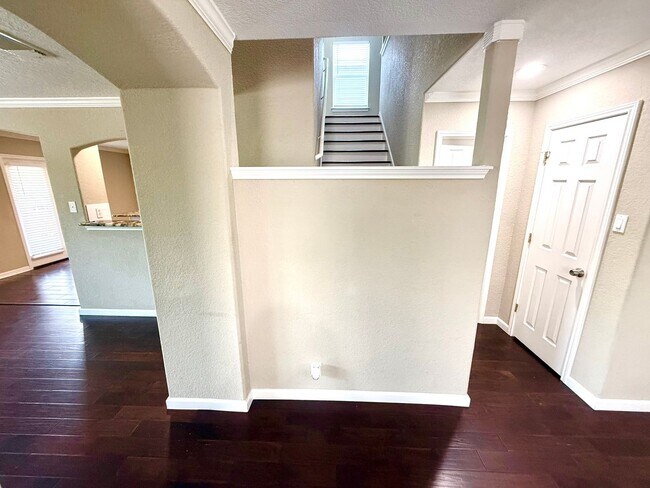 Building Photo - 5716 Watercress Dr