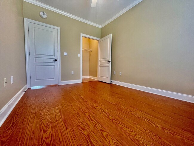 Building Photo - 3 Bedroom 2.5 Bath in the Vista