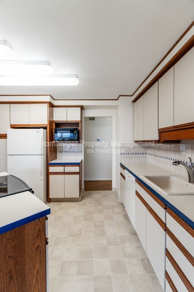 Building Photo - 3523 E 18th Ave