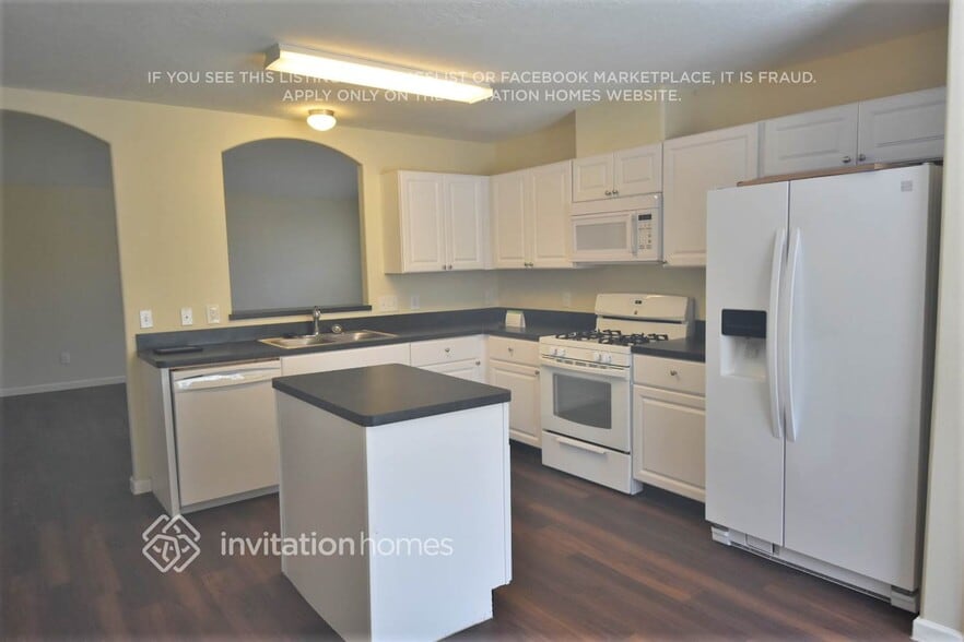 Building Photo - 8567 Chaletford Dr