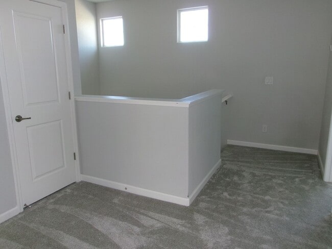 Building Photo - Beautiful 4 bedroom, 2-1/2 bath home in Wingfield Springs