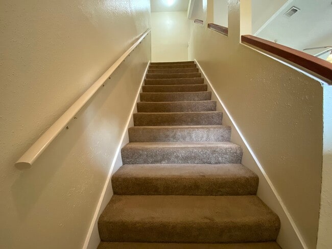 Building Photo - 10531 Golden Meadow Dr