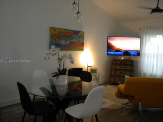 Building Photo - 78 Vía De Casas Norte