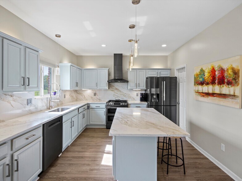 Building Photo - 2179 Lagoon Dr