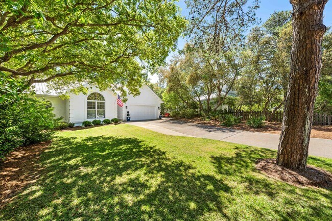 Building Photo - 220 Seabreeze Cir