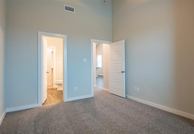 Building Photo - 747 Wheatfield Dr