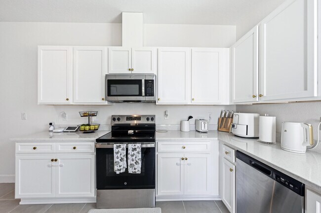 Building Photo - 8452 Dorsey St