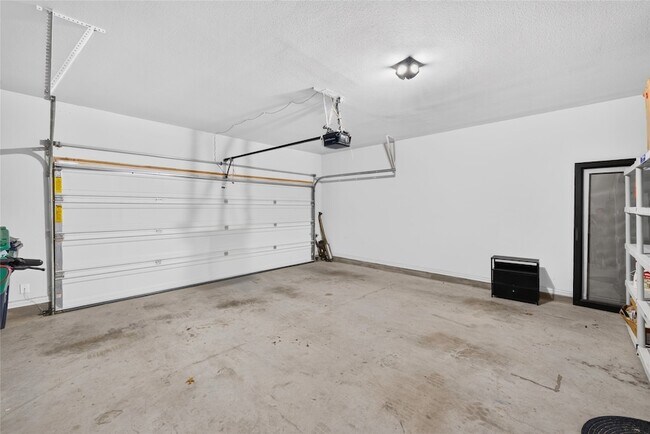 Building Photo - 3533 Cricket Dr