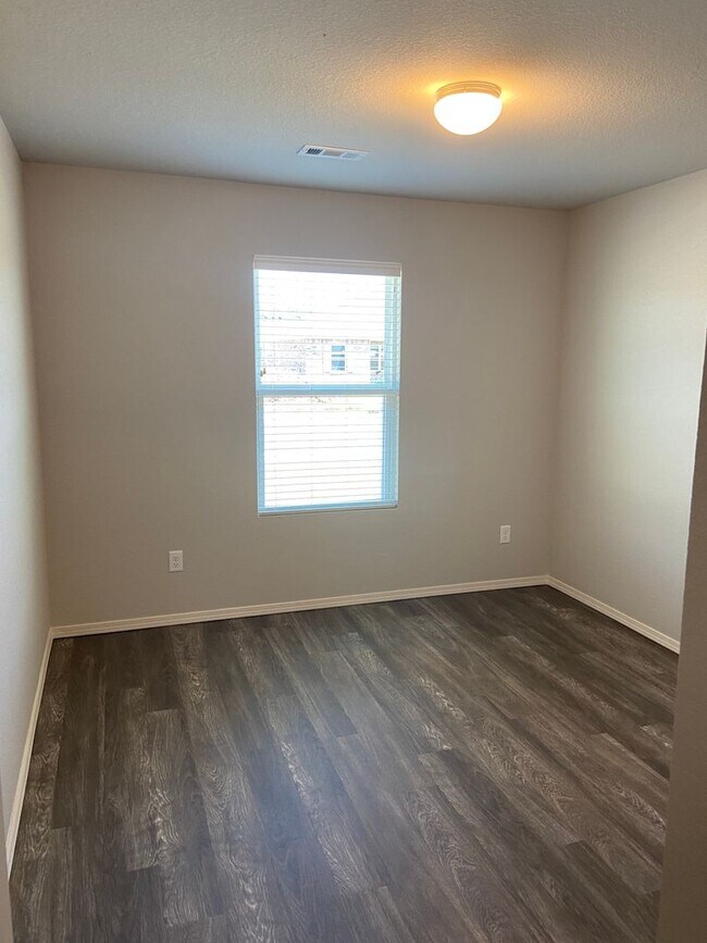 Building Photo - *Pre-leasing* Three Bedroom | Two Bath Home in Conrad Court