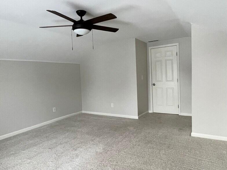 Building Photo - 2450 Gerald Ave