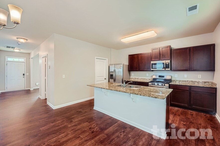 Building Photo - 38 Possum Creek Ln